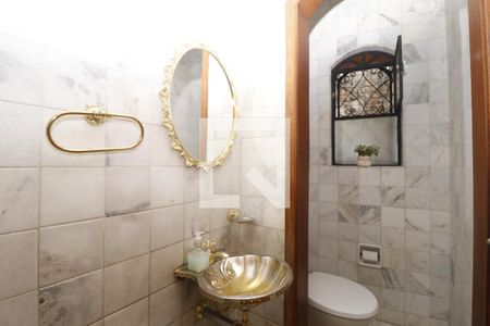 Casa à venda com 390m², 5 quartos e 7 vagasLavabo