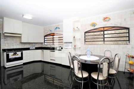 Casa à venda com 390m², 5 quartos e 7 vagasCozinha