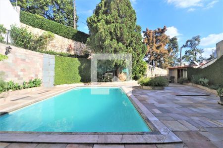 Casa à venda com 390m², 5 quartos e 7 vagasPiscina