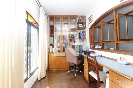 Casa à venda com 390m², 5 quartos e 7 vagasEscritório