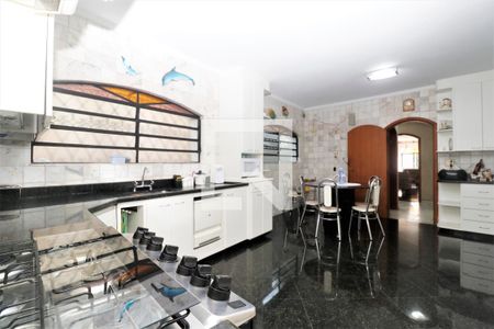 Casa à venda com 390m², 5 quartos e 7 vagasCozinha