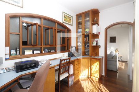 Casa à venda com 390m², 5 quartos e 7 vagasEscritório