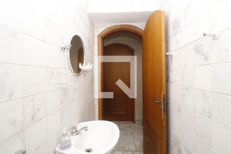 Casa à venda com 390m², 5 quartos e 7 vagasBanheiro de serviço