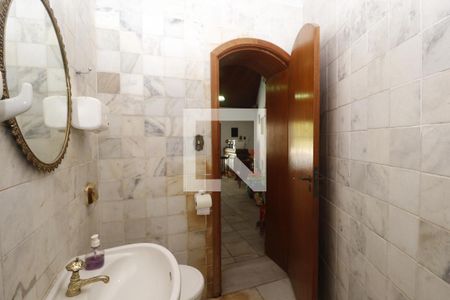 Casa à venda com 390m², 5 quartos e 7 vagasBanheiro Social