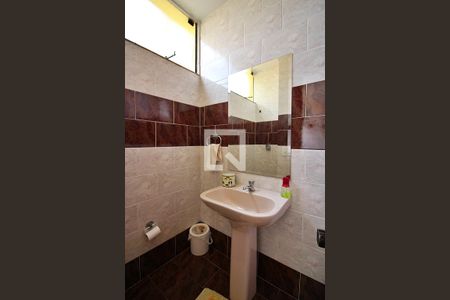 Casa à venda com 233m², 3 quartos e 3 vagasBanheiro da Area da Churrasqueira 