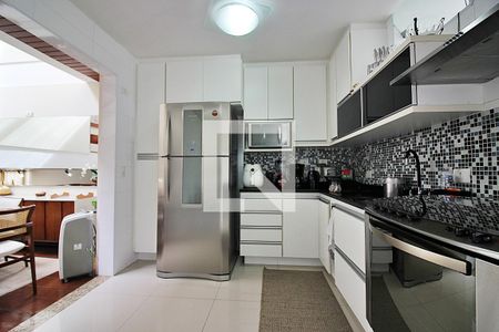 Casa à venda com 233m², 3 quartos e 3 vagasCozinha