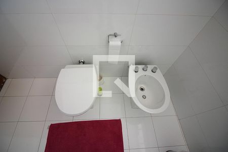 Casa à venda com 233m², 3 quartos e 3 vagasBanheiro do Quarto 1 - Suíte