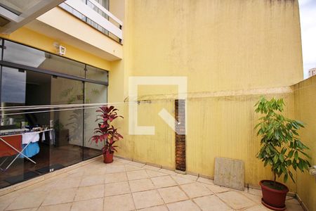 Casa à venda com 233m², 3 quartos e 3 vagasQuintal