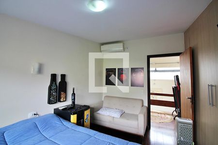 Casa à venda com 233m², 3 quartos e 3 vagasQuarto 2