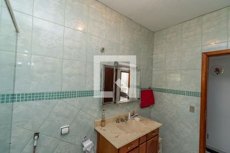 Casa à venda com 160m², 3 quartos e 7 vagasBanheiro Corredor 1