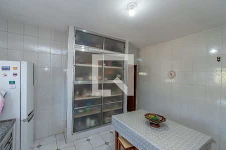 Casa à venda com 160m², 3 quartos e 7 vagasCozinha 