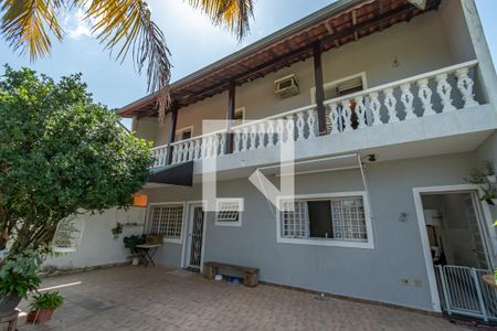 Casa à venda com 160m², 3 quartos e 7 vagasFachada