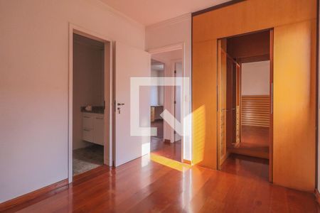 Apartamento à venda com 90m², 3 quartos e 2 vagas Apartamento à venda com 90m², 3 quartos e 2 vagasSuíte
