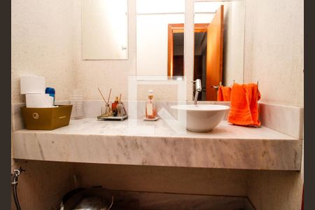 Apartamento à venda com 145m², 4 quartos e 3 vagas Apartamento à venda com 145m², 4 quartos e 3 vagasLavabo