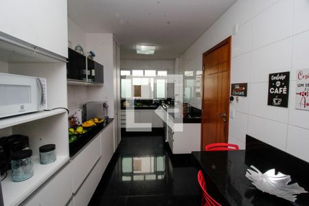 Apartamento à venda com 145m², 4 quartos e 3 vagas Apartamento à venda com 145m², 4 quartos e 3 vagasCozinha