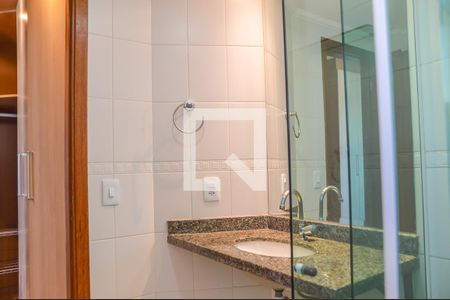 Apartamento à venda com 68m², 2 quartos e 2 vagas Apartamento à venda com 68m², 2 quartos e 2 vagasBanheiro da Suíte