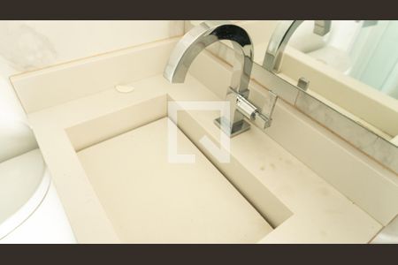 Apartamento à venda com 122m², 3 quartos e sem vaga Apartamento à venda com 122m², 3 quartos e sem vagaBanheiro de serviço