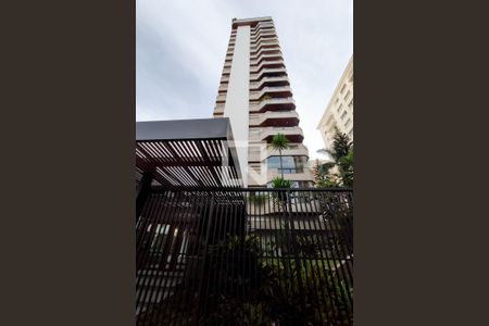 Apartamento à venda com 239m², 3 quartos e 3 vagas Apartamento à venda com 239m², 3 quartos e 3 vagasFachada