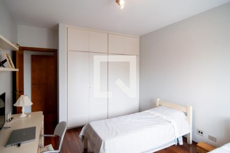 Apartamento à venda com 239m², 3 quartos e 3 vagas Apartamento à venda com 239m², 3 quartos e 3 vagasQuarto 2