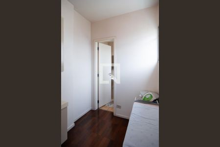 Apartamento à venda com 239m², 3 quartos e 3 vagas Apartamento à venda com 239m², 3 quartos e 3 vagasQuarto de Serviço