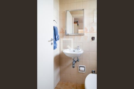 Apartamento à venda com 239m², 3 quartos e 3 vagas Apartamento à venda com 239m², 3 quartos e 3 vagasBanheiro de Serviço