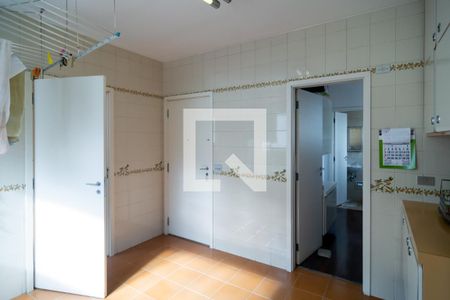 Apartamento à venda com 239m², 3 quartos e 3 vagas Apartamento à venda com 239m², 3 quartos e 3 vagasÁrea de Serviço