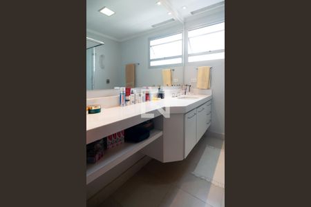 Apartamento à venda com 239m², 3 quartos e 3 vagas Apartamento à venda com 239m², 3 quartos e 3 vagasBanheiro Social