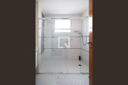 Apartamento à venda com 239m², 3 quartos e 3 vagas Apartamento à venda com 239m², 3 quartos e 3 vagasBanheiro Quarto 3 - Suíte