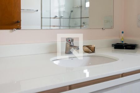 Apartamento à venda com 239m², 3 quartos e 3 vagas Apartamento à venda com 239m², 3 quartos e 3 vagasBanheiro Quarto 3 - Suíte