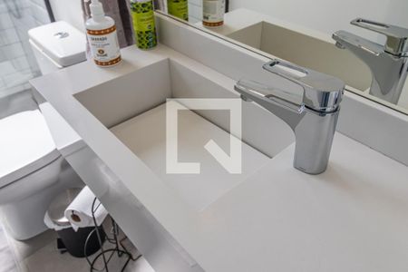 Casa de condomínio à venda com 327m², 4 quartos e 6 vagas Casa de condomínio à venda com 327m², 4 quartos e 6 vagasBanheiro da Suíte 4