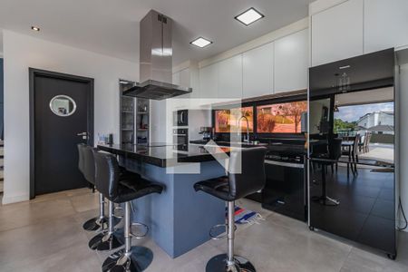 Casa de condomínio à venda com 327m², 4 quartos e 6 vagas Casa de condomínio à venda com 327m², 4 quartos e 6 vagasCozinha