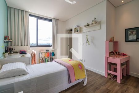 Casa de condomínio à venda com 327m², 4 quartos e 6 vagas Casa de condomínio à venda com 327m², 4 quartos e 6 vagasSuíte 2