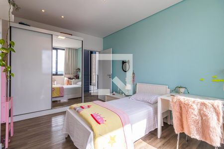 Casa de condomínio à venda com 327m², 4 quartos e 6 vagas Casa de condomínio à venda com 327m², 4 quartos e 6 vagasSuíte 2