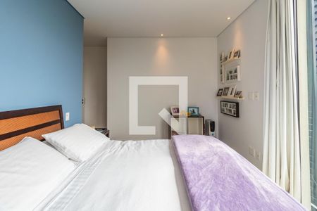 Casa de condomínio à venda com 327m², 4 quartos e 6 vagas Casa de condomínio à venda com 327m², 4 quartos e 6 vagasSuíte 1