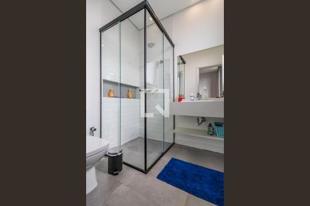 Casa de condomínio à venda com 327m², 4 quartos e 6 vagas Casa de condomínio à venda com 327m², 4 quartos e 6 vagasBanheiro da Suíte 3