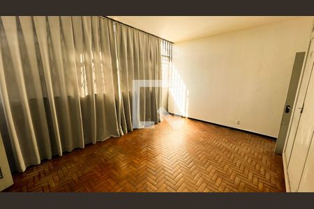 Casa à venda com 587m², 5 quartos e 16 vagasQuarto 3