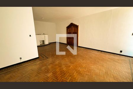 Casa à venda com 587m², 5 quartos e 16 vagasQuarto 1