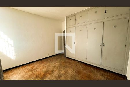 Casa à venda com 587m², 5 quartos e 16 vagasQuarto 3