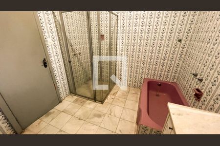 Casa à venda com 587m², 5 quartos e 16 vagasBanheiro