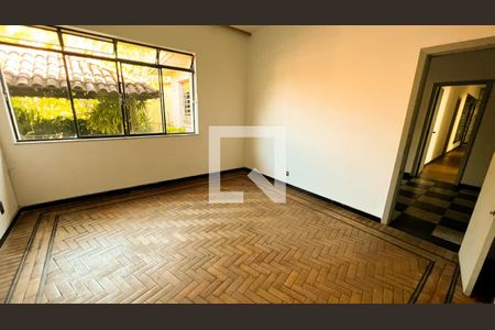 Casa à venda com 587m², 5 quartos e 16 vagasQuarto 2