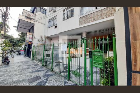 Apartamento à venda com 80m², 2 quartos e 1 vagaFachada