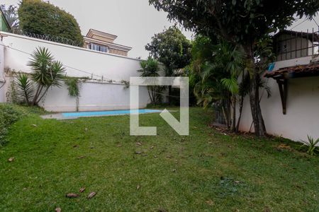 Casa à venda com 300m², 4 quartos e 4 vagas Casa à venda com 300m², 4 quartos e 4 vagasQuintal