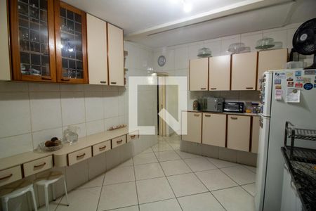 Casa para alugar com 385m², 3 quartos e 3 vagas Casa para alugar com 385m², 3 quartos e 3 vagasCozinha