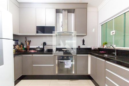 Casa à venda com 198m², 3 quartos e 7 vagas Casa à venda com 198m², 3 quartos e 7 vagasCozinha