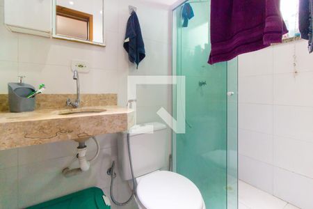 Casa à venda com 198m², 3 quartos e 7 vagas Casa à venda com 198m², 3 quartos e 7 vagasBanheiro da Suíte