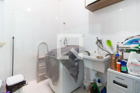 Casa à venda com 198m², 3 quartos e 7 vagas Casa à venda com 198m², 3 quartos e 7 vagasÁrea de Serviço