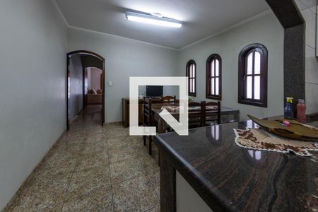 Casa à venda com 219m², 3 quartos e 4 vagas Casa à venda com 219m², 3 quartos e 4 vagasCozinha