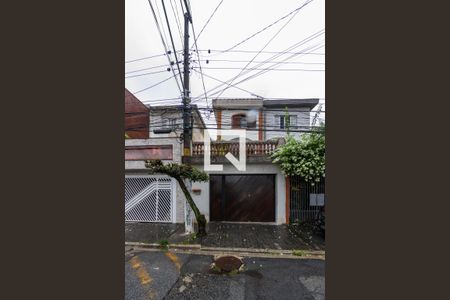 Casa à venda com 219m², 3 quartos e 4 vagas Casa à venda com 219m², 3 quartos e 4 vagasFachada