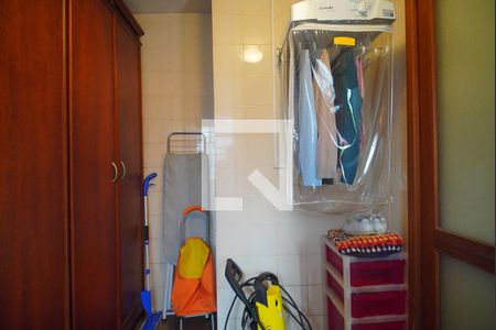 Casa à venda com 273m², 4 quartos e 2 vagasQuarto de Serviço