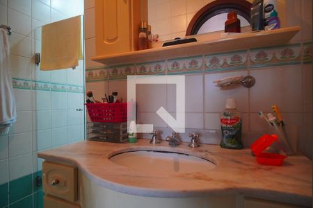 Casa à venda com 273m², 4 quartos e 2 vagasBanheiro da Suíte